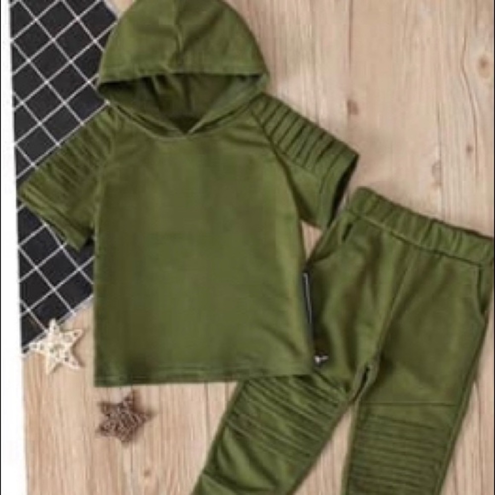Olive green boys sweat suit size 2t & 3t available